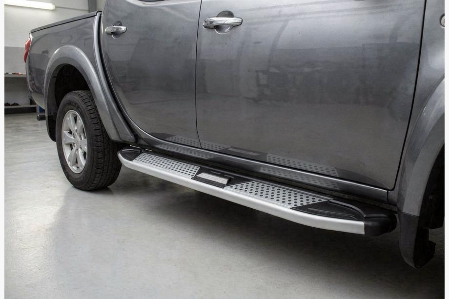 Mitsubishi L200 2006–2015 Boční nášlapy Mevsim Grey (2 ks, hliník) Image
