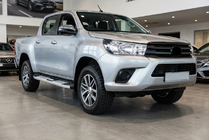 Toyota Hilux 2015– Boční nášlapy Mevsim Grey (2 ks, hliník) fotografie 1