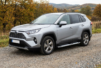 Toyota Rav 4 2019–2025 Boční nášlapy Mevsim Grey (2 ks, hliník) fotografie 1