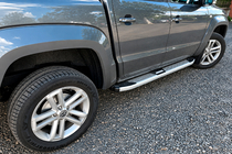 Volkswagen Amarok 2010–2022 Boční nášlapy Mevsim Grey (2 ks, hliník) fotografie 1