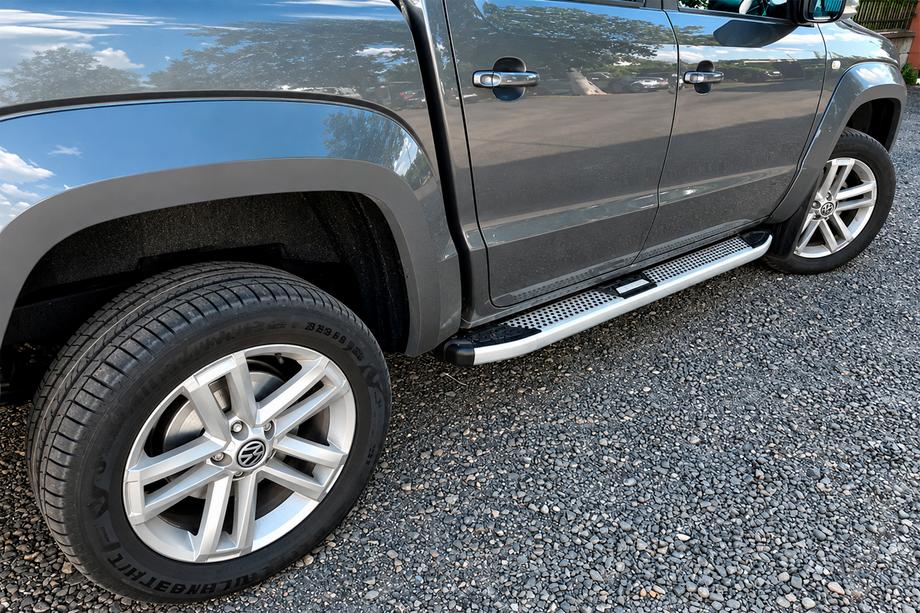 Volkswagen Amarok 2010–2022 Boční nášlapy Mevsim Grey (2 ks, hliník) Image