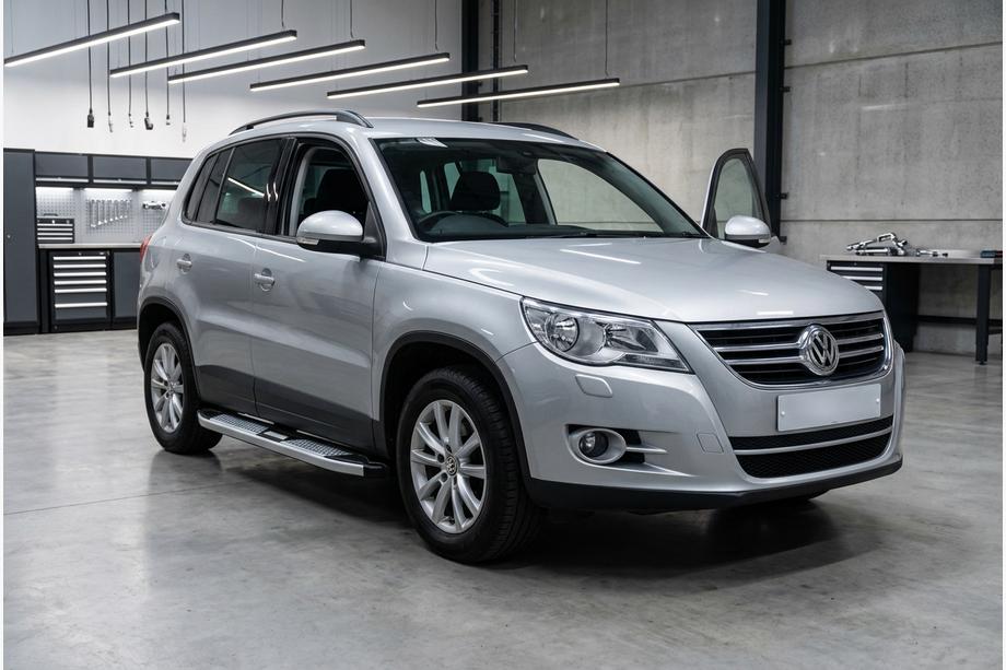Volkswagen Tiguan 2007–2016 Boční nášlapy Mevsim Grey (2 ks, hliník) Image