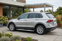 Volkswagen Tiguan 2016–2023 Boční nášlapy Mevsim Grey (2 ks, hliník) fotografie 1