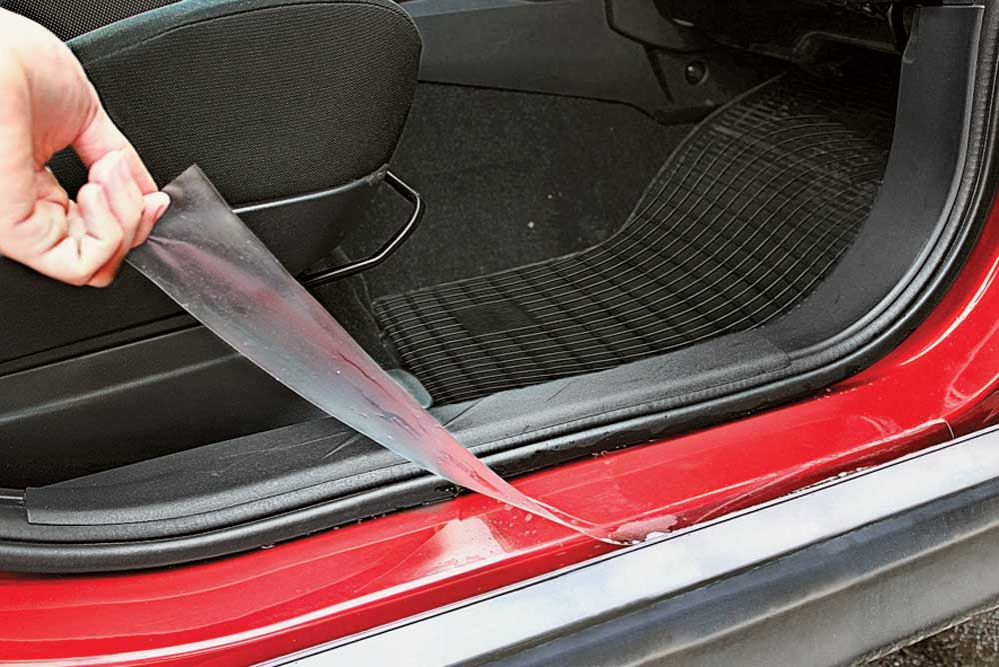 Ochranná fólie na prahy automobilu