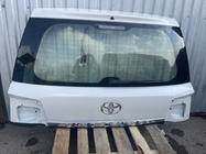 Toyota Land Cruiser 200 2007–2021 Horní víko kufru 2016+ bílé (použité, originál) fotografie 2