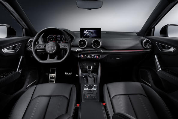 Modernizovaný kompaktní crossover Audi Q2 první generace Fotografie 7