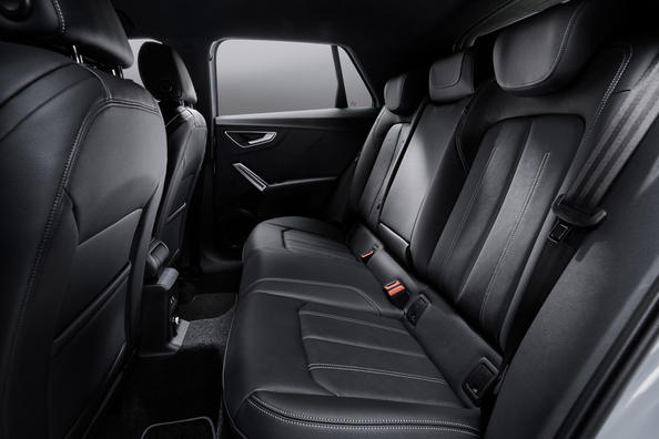 Modernizovaný kompaktní crossover Audi Q2 první generace Fotografie 8