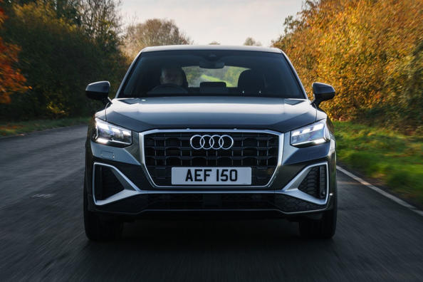 Modernizovaný kompaktní crossover Audi Q2 první generace Fotografie 3