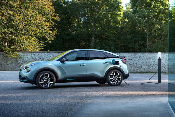 Recenze elektrického hatchbacku Citroen e-С4