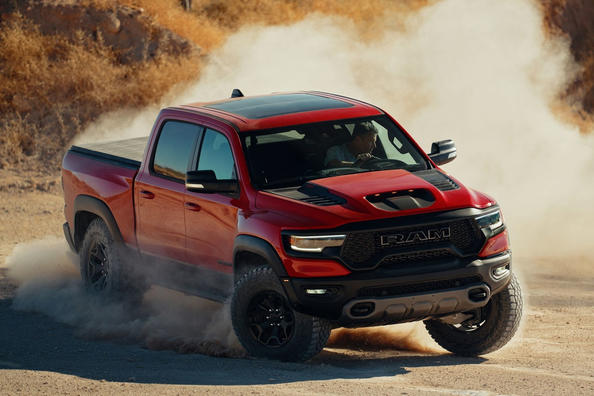 Test 712koňového pick-upu Ram 1500 TRX