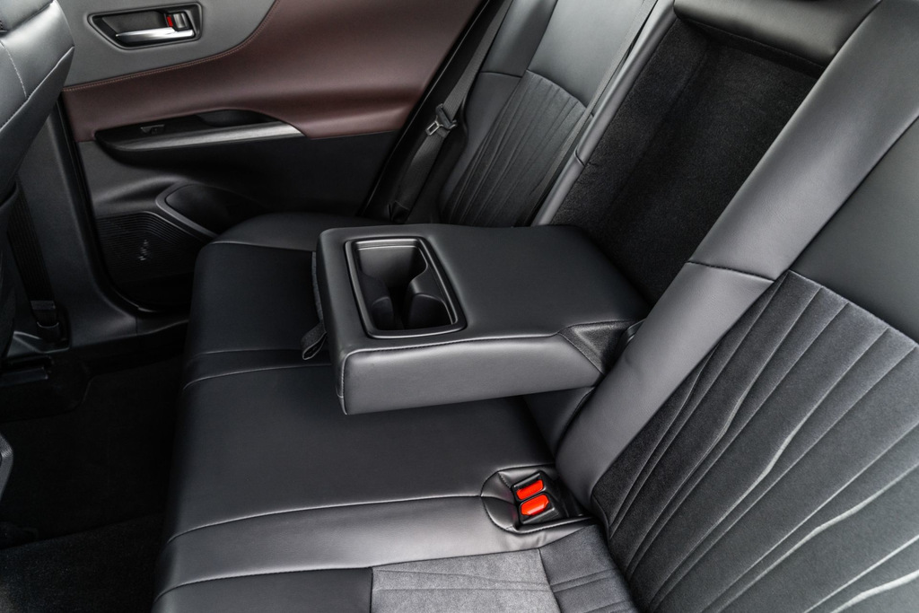 Recenze hybridního crossoveru Toyota Venza