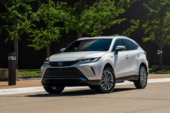 Recenze hybridního crossoveru Toyota Venza