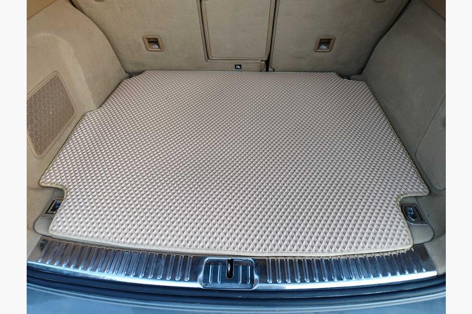 Porsche Cayenne 2010–2017 EVA koberec do kufru se subwooferem (šedý) Image