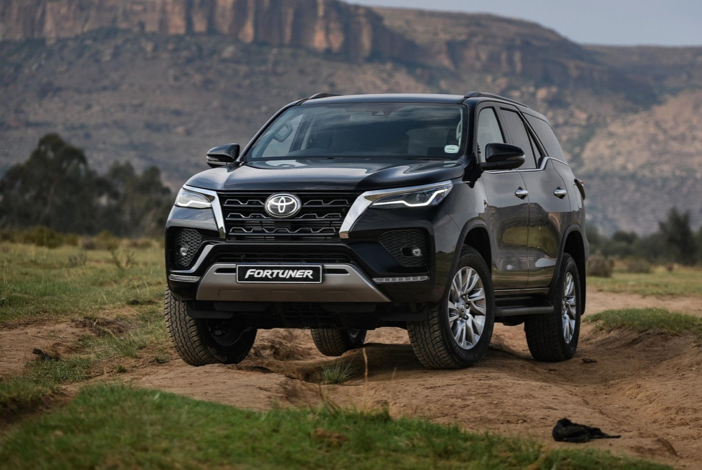 Recenze modernizovaného SUV Toyota Fortuner