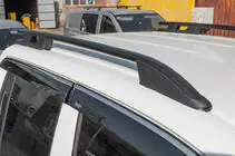 Volkswagen Amarok 2010–2022 Střešní podélníky OmsaLine Sport (2 ks, černé) fotografie 4