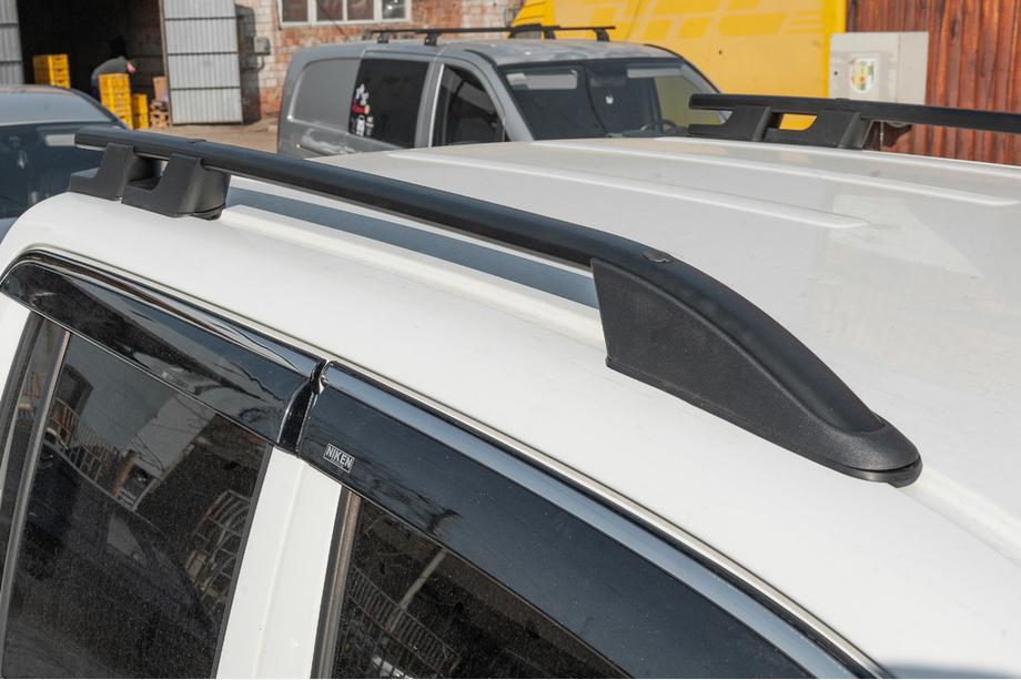 Volkswagen Amarok 2010–2022 Střešní podélníky OmsaLine Sport (2 ks, černé) Fotografie 4