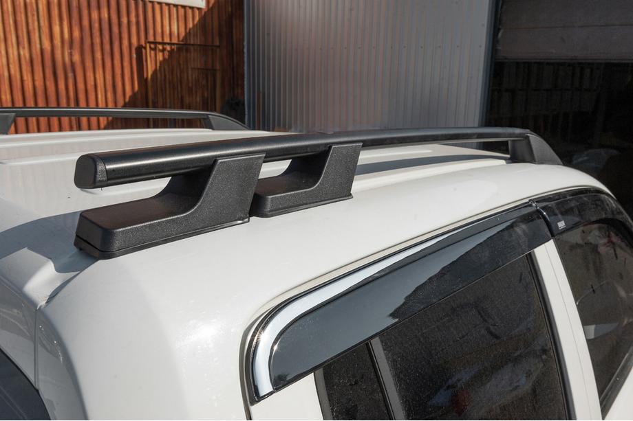 Volkswagen Amarok 2010–2022 Střešní podélníky OmsaLine Sport (2 ks, černé) Fotografie 5