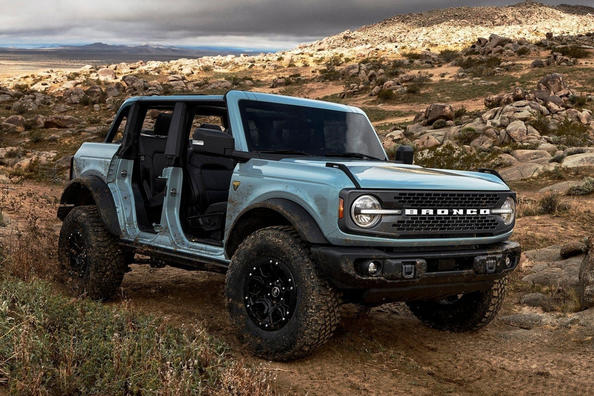 Pětidveřová verze terénního Ford Bronco nové generace