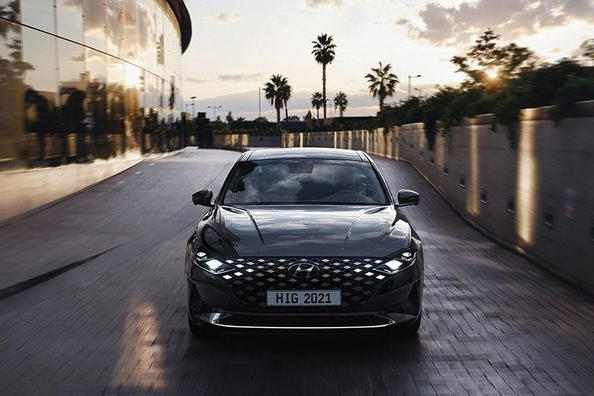 Modernizovaný sedan Hyundai Grandeur šesté generace