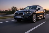 Audi Q5 2017–2025 Boční nášlapy Vision New Grey (2 ks, hliník) fotografie 1
