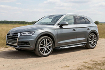 Audi Q5 2017–2025 Boční nášlapy Line (2 ks, hliník) fotografie 1