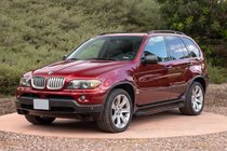 BMW X5 E53 1999–2006 Boční nášlapy Maya Red (2 ks, hliník) fotografie 1