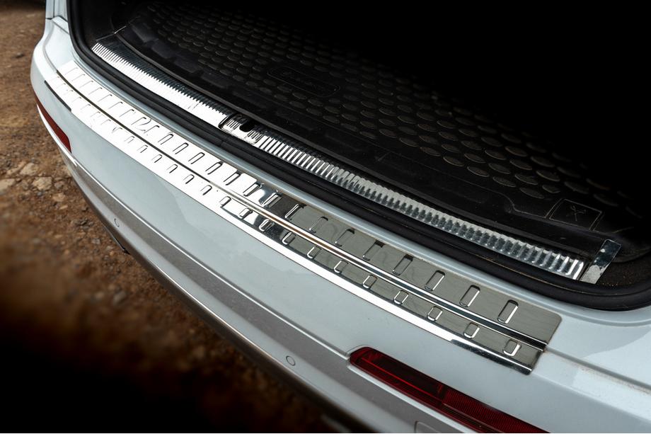 Audi Q7 2015–2026 Nerezová lišta na zadní nárazník Carmos Image