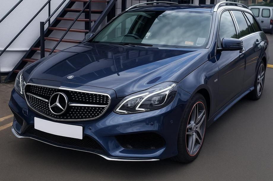 Mercedes E-Class W212 2009–2016 Přední maska chladiče Diamond Silver (pro Avantgarde a AMG-Line, 2013-2016) Fotografie 1