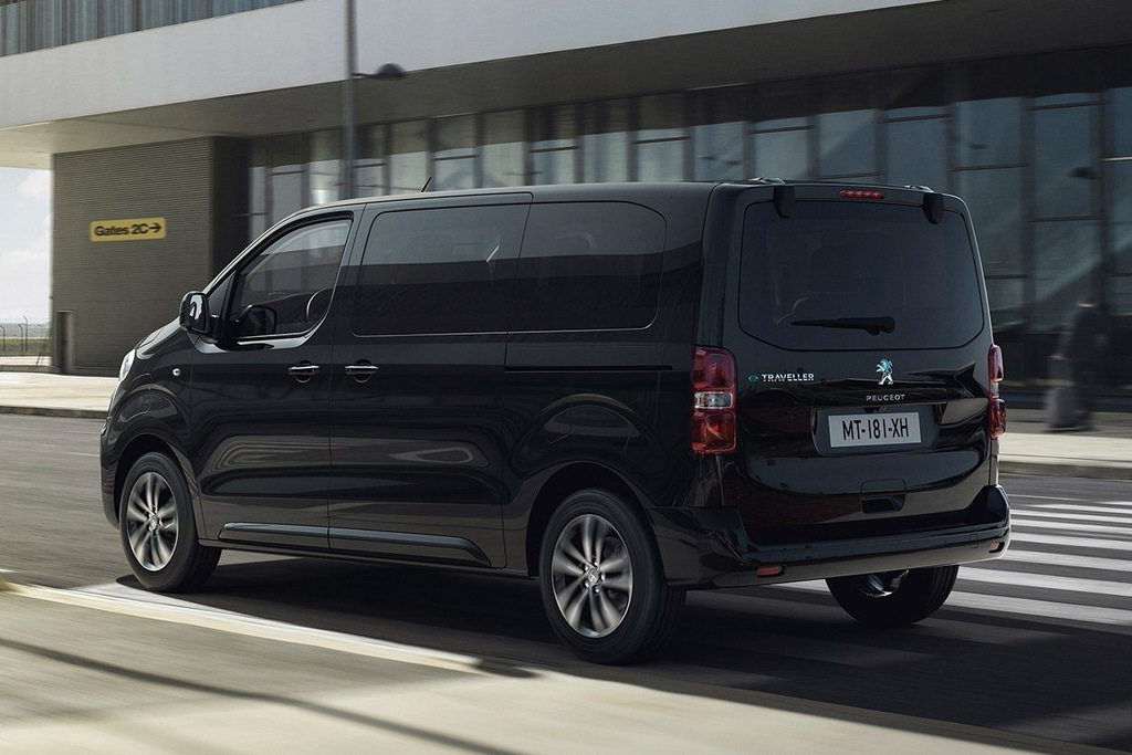 Recenze elektrického minivanu Peugeot e-Traveller