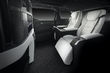 Recenze prémiového minivanu Lexus LM fotografie 7