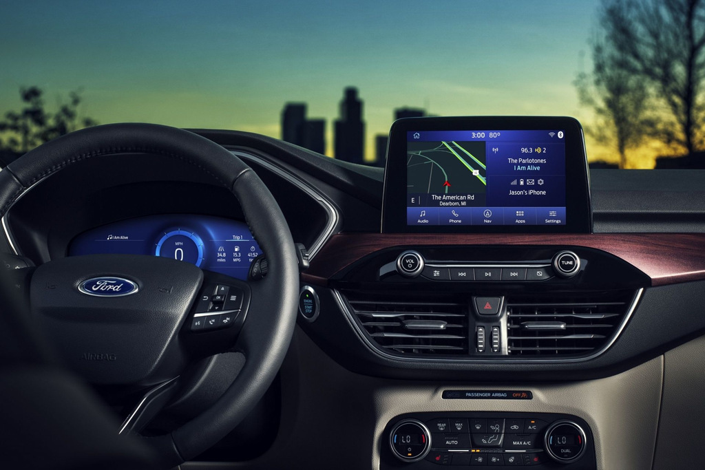 Recenze čtvrté generace crossoveru Ford Escape