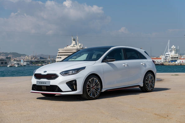 Recenze sportovní verze hatchbacku KIA Ceed GT