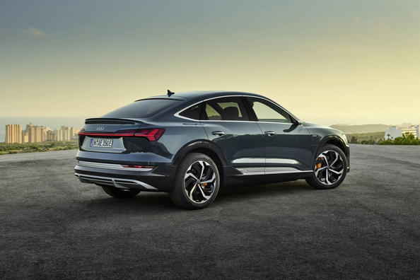 Kupéový elektrický crossover Audi e-tron Sportback s pohonem všech kol Fotografie 5