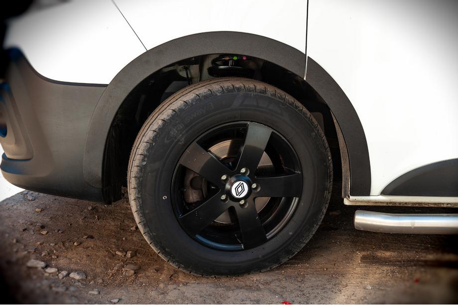 Fiat Talento 2016– Kryty lemů blatníků (6 ks, černé, ABS) Image