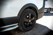 Opel Vivaro 2015–2019 Kryty lemů blatníků (6 ks, černé, ABS) fotografie 13