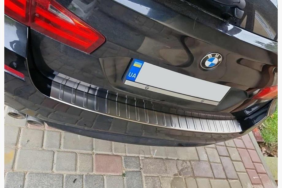BMW řada 5 F10/F11 2010–2016 Ochranná lišta zadního nárazníku Carmos (SW, nerez) Image