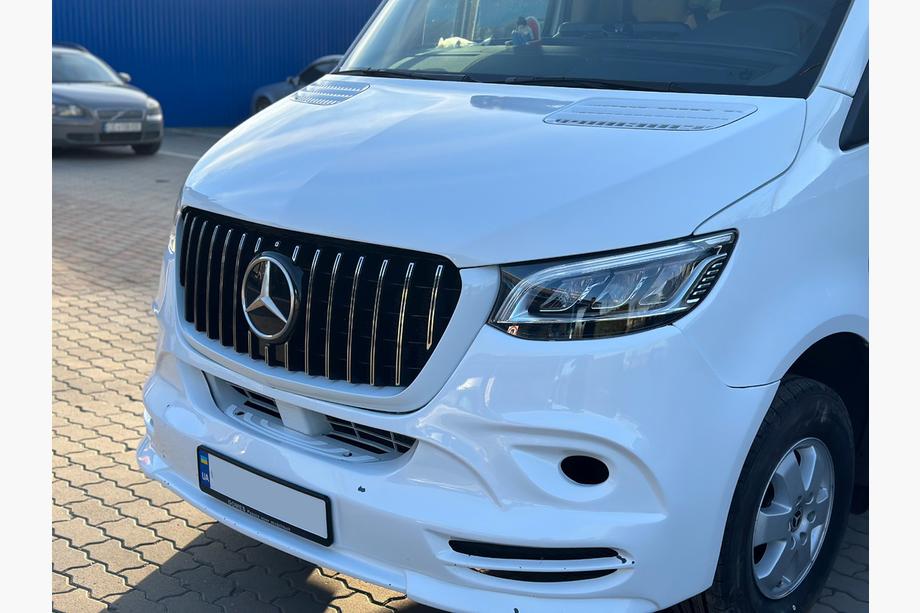 Mercedes Sprinter W907/W910 2018– Přední maska Panamericana GT Chrome Premium V1 S rámečkem Image
