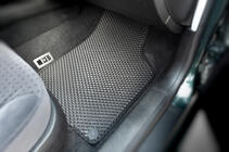 Volkswagen Golf 4 1997–2006 EVA autokoberce (černé) fotografie 2