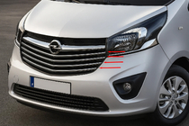 Opel Vivaro 2015–2019 Nerezové kryty na masku chladiče Carmos fotografie 1
