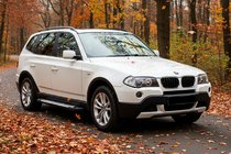 BMW X3 E83 2003–2010 Boční nášlapy Allmond Grey (2 ks, hliník) fotografie 1