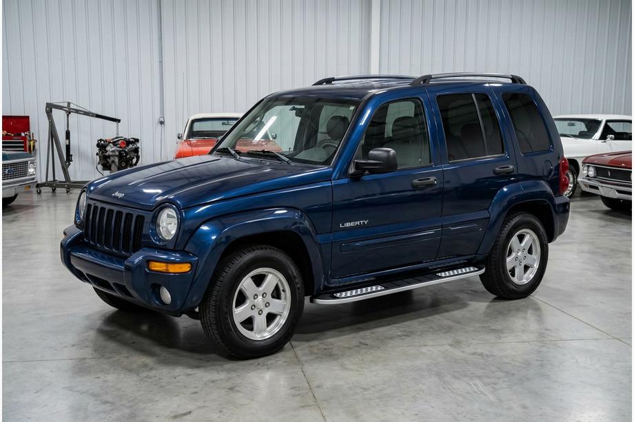 Jeep Cherokee/Liberty 2002–2007 Boční nášlapy Tayga V2 (2 ks, hliník) Fotografie 1