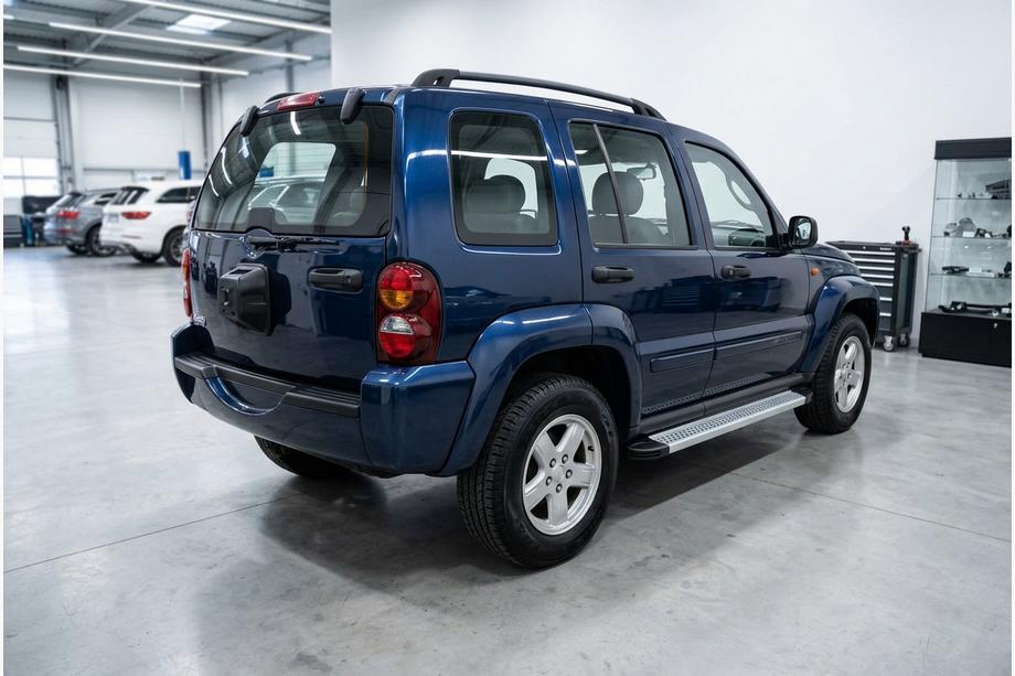 Jeep Cherokee/Liberty 2002–2007 Boční prahy Maya V2 (2 ks, hliník) Image