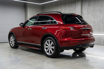 Infiniti FX 2003–2008 Boční prahy Maya Red (2 ks, hliník) fotografie 1