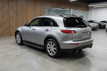 Infiniti FX 2003–2008 Boční nášlapy Fullmond (2 ks, hliník) fotografie 1