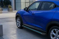 Nissan Juke 2020– Boční nášlapy Maya Blue (2 ks, hliník) fotografie 1