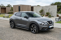 Nissan Juke 2020– Boční nášlapy BlackLine (2 ks, hliník) fotografie 1