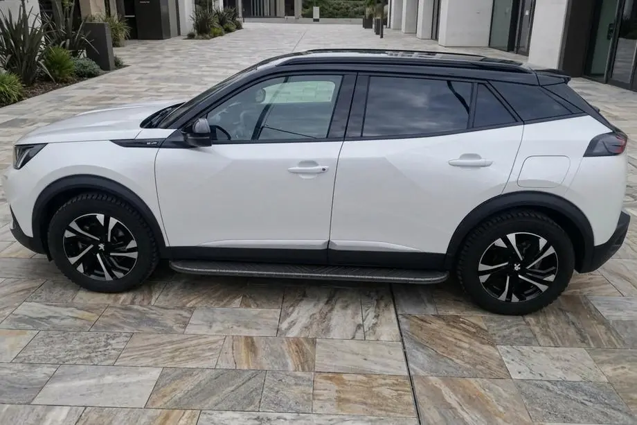 Peugeot 2008 2019– Boční nášlapy Bosphore Black (2 ks, hliník) Image