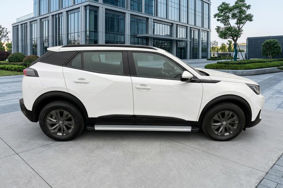 Peugeot 2008 2019– Boční prahy Maya V2 (2 ks, hliník) Image