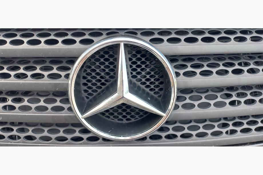 Mercedes Viano 2004–2014 Přední znak (2004-2010) Image