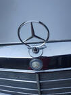 Mercedes E-Class W124 1984–1997 Emblém zaměřovač bez nápisu (1984-1993) fotografie 5